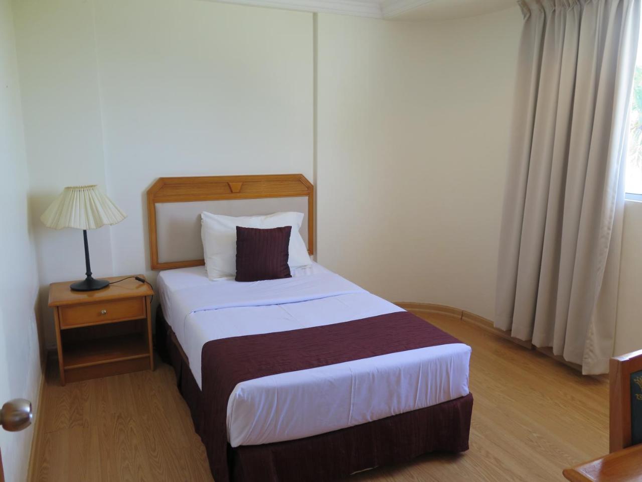 Sea View Resort Hotel & Apartments Kuala Belait Eksteriør billede