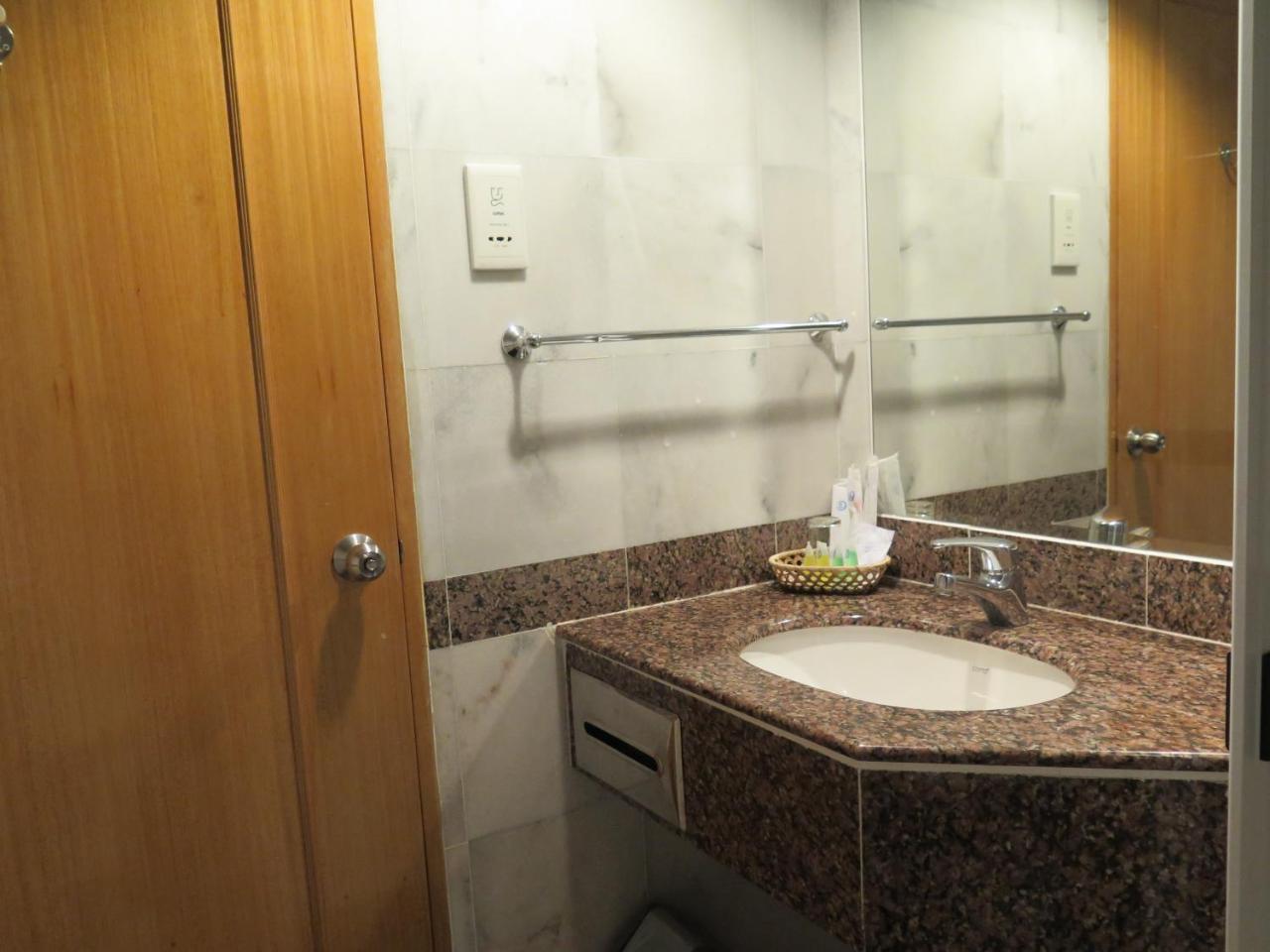 Sea View Resort Hotel & Apartments Kuala Belait Eksteriør billede
